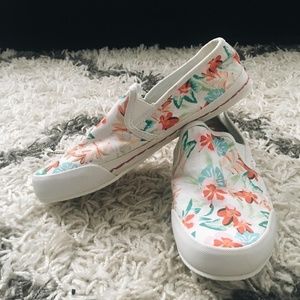 Flower Print Slip-On Sneakers